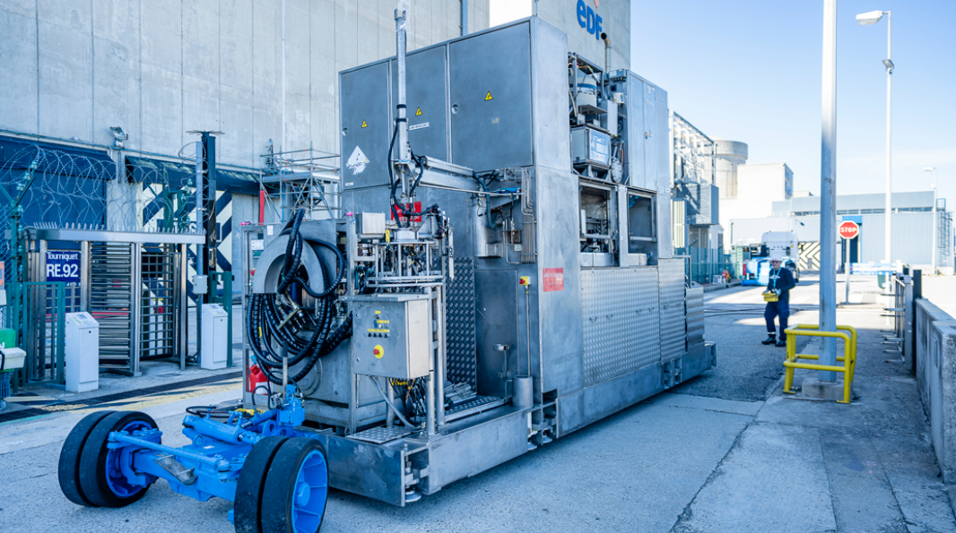 Mercury ion exchange resin treatment machine on an EDF power plant